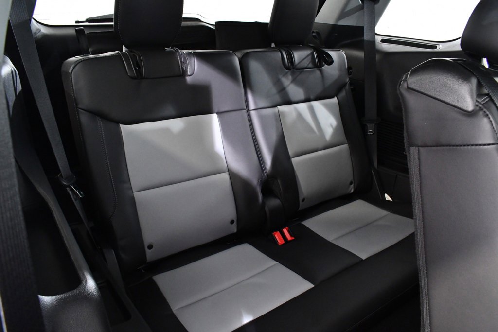 Used 2022 Ford Explorer XLT w/ Equipment Group 202A image 20