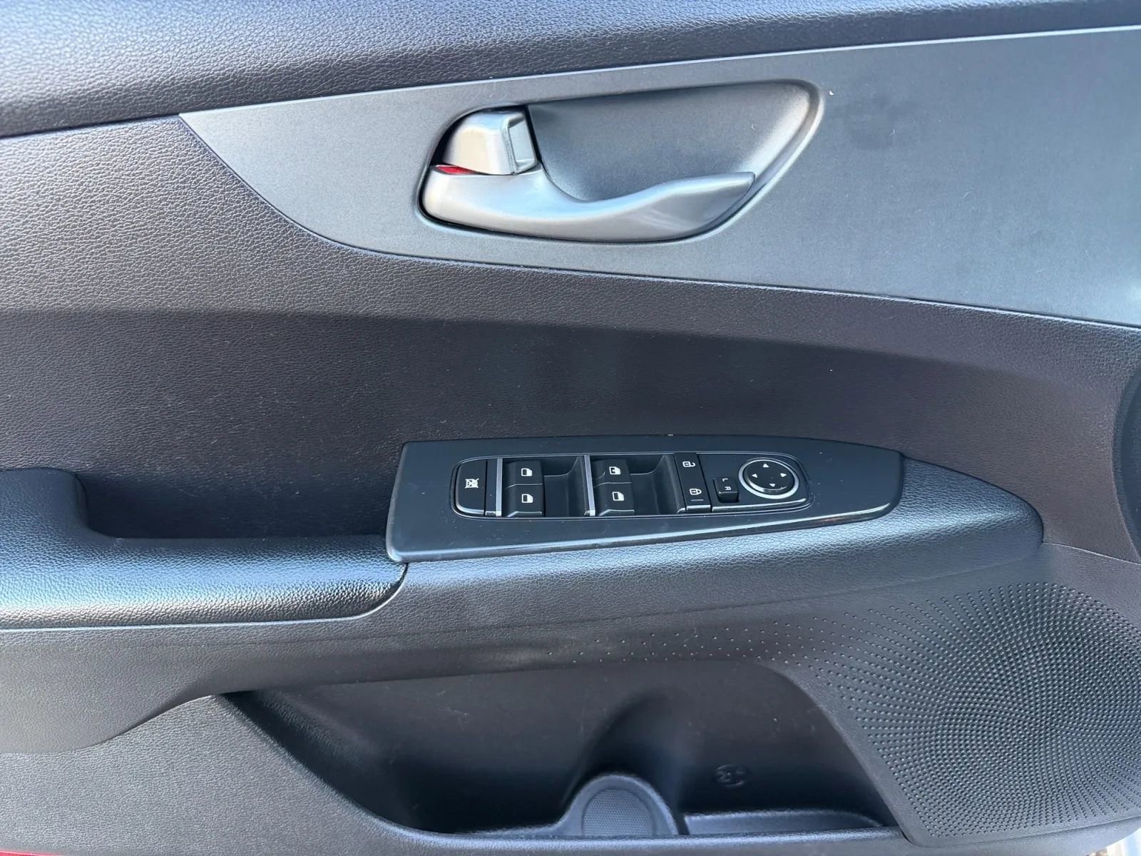Used 2021 Kia Forte LXS FWD image 18