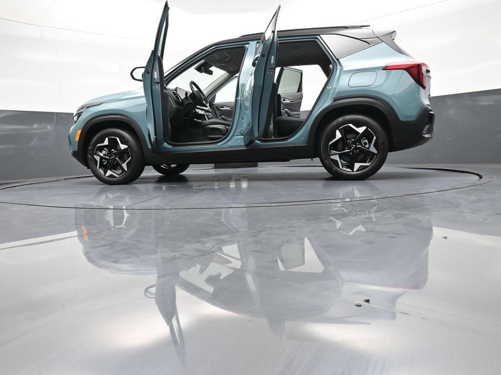 Certified 2025 Kia Seltos S AWD/4WD image 48