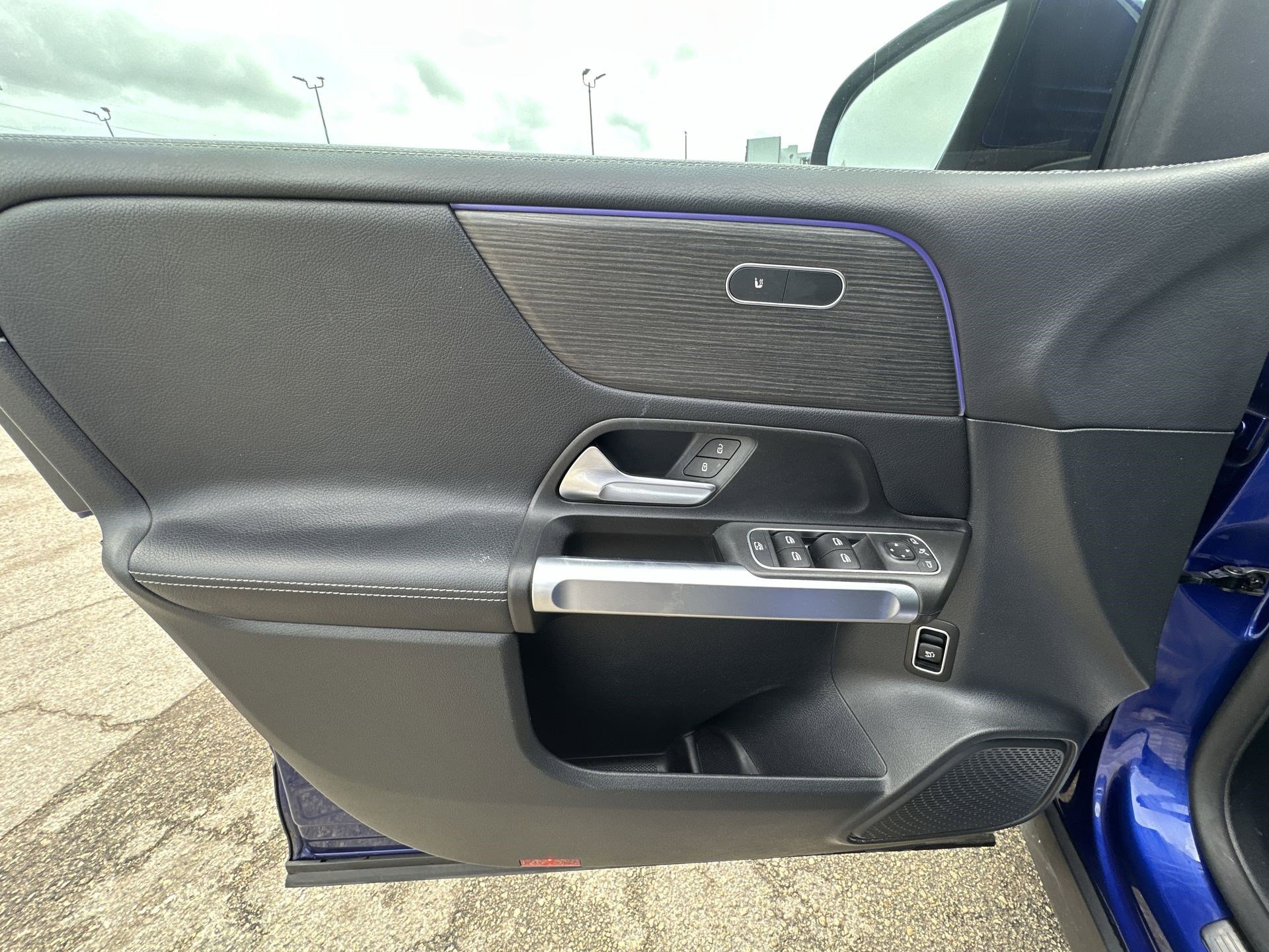 Used 2022 Mercedes-Benz GLB 250 image 30