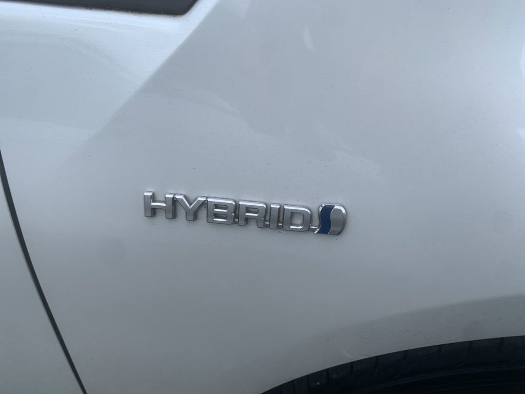 Used 2021 Toyota Prius L Eco FWD image 11