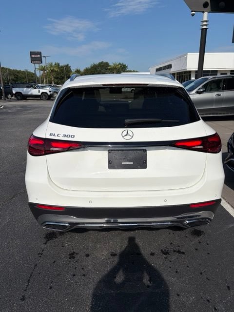 Certified 2025 Mercedes-Benz GLC 300 image 4