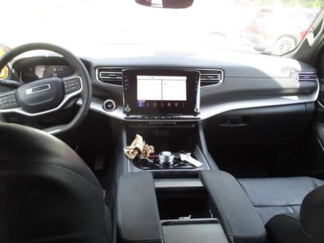 Used 2025 Jeep Wagoneer L Series II AWD/4WD image 2