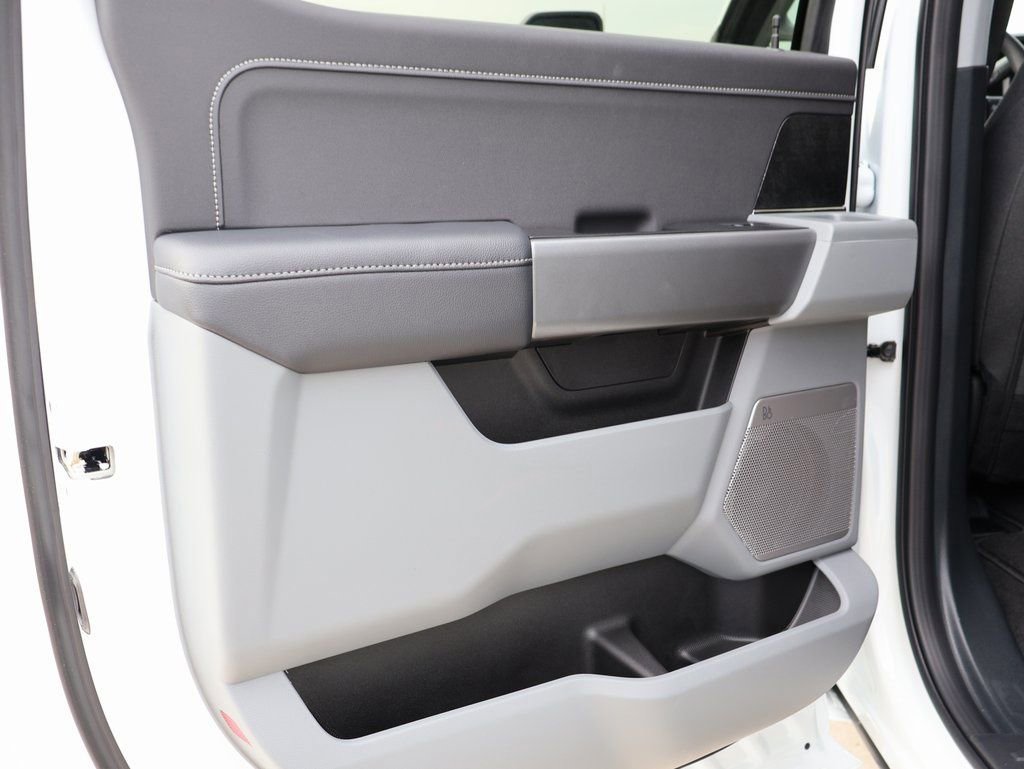 New 2026 Ford F250 XLT w/ XLT Premium Package image 16