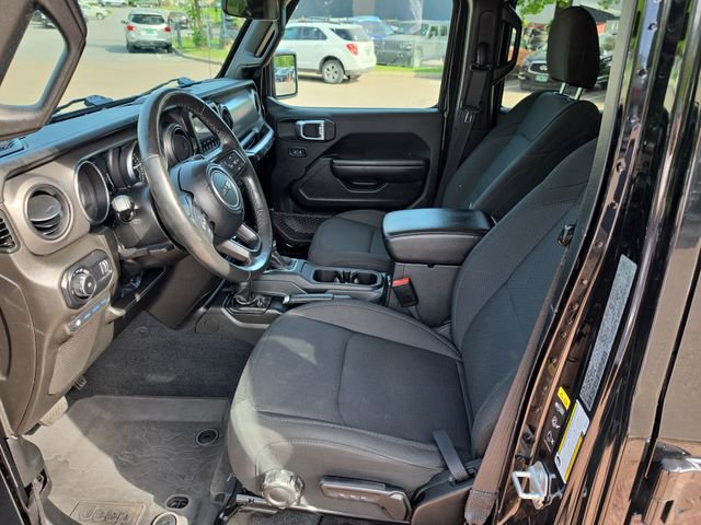 Used 2023 Jeep Wrangler Unlimited w/ Cold Weather Group AWD/4WD image 9