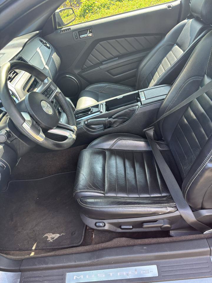 Used 2013 Ford Mustang Premium RWD image 16
