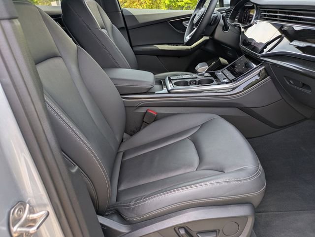 Used 2025 Audi Q7 3.0T Premium Plus image 31