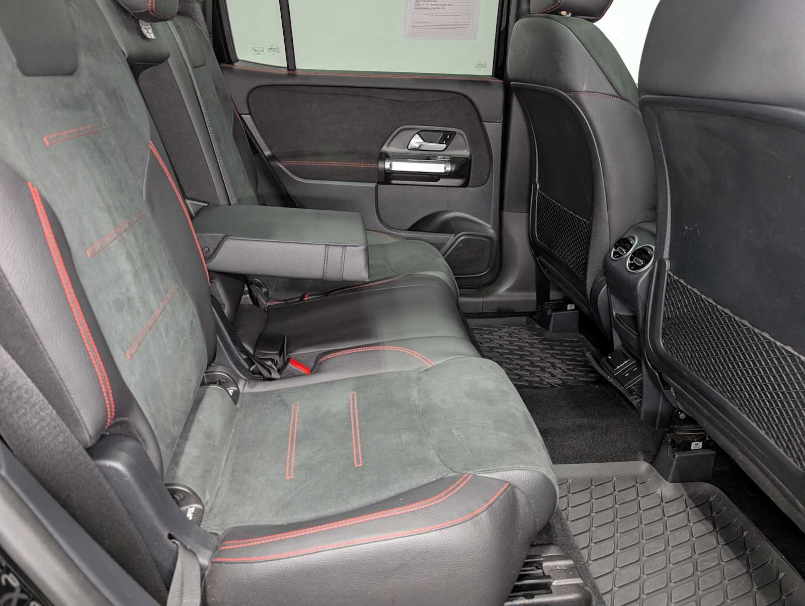 Used 2023 Mercedes-Benz GLB 250 4MATIC image 36