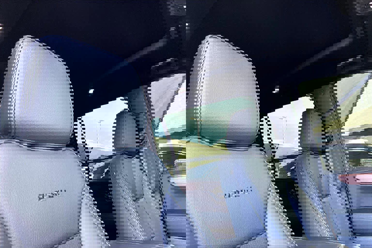 Used 2025 GMC Yukon XL Denali w/ Sun & Power Step Package image 14