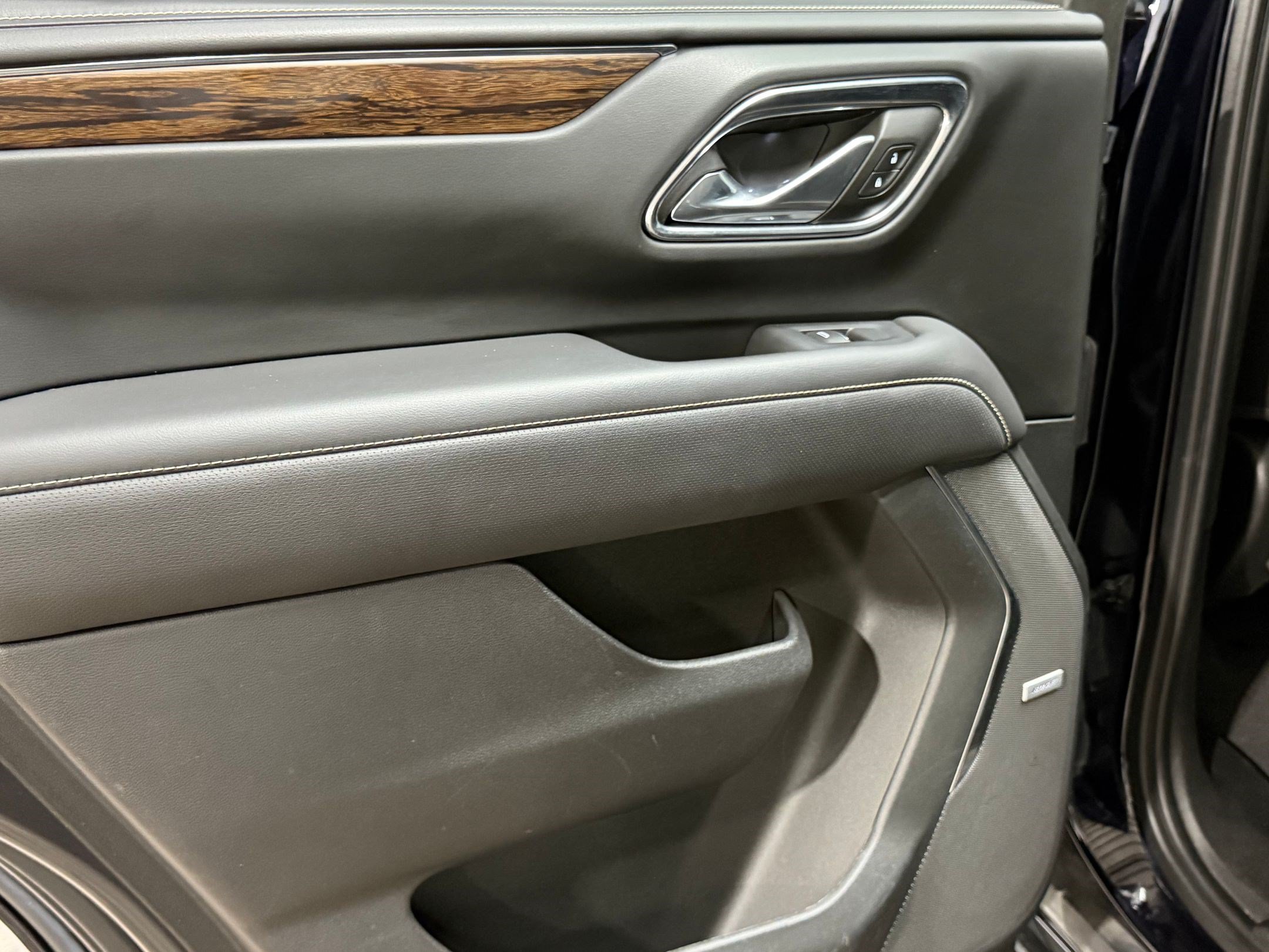 Used 2023 Chevrolet Tahoe Premier AWD/4WD image 41