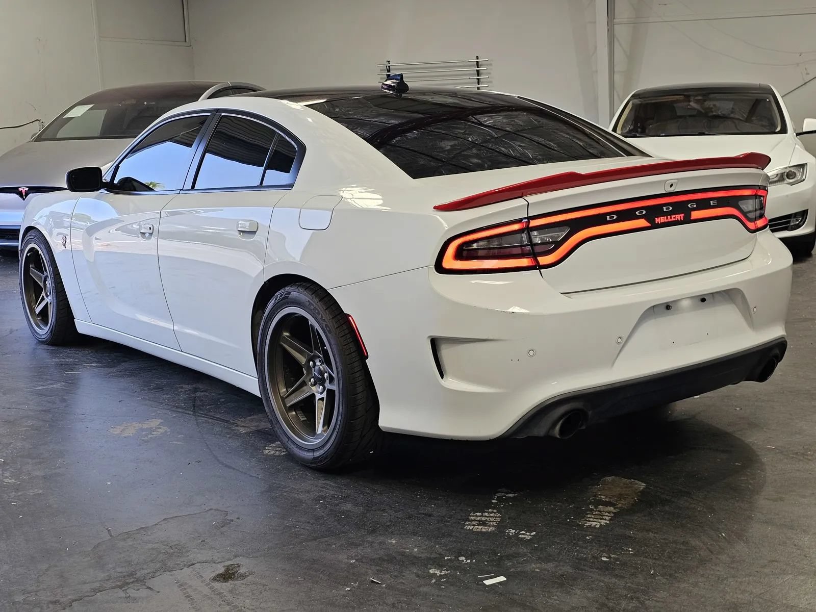 Used 2018 Dodge Charger SRT Hellcat w/ Harman/Kardon Audio Group RWD image 2