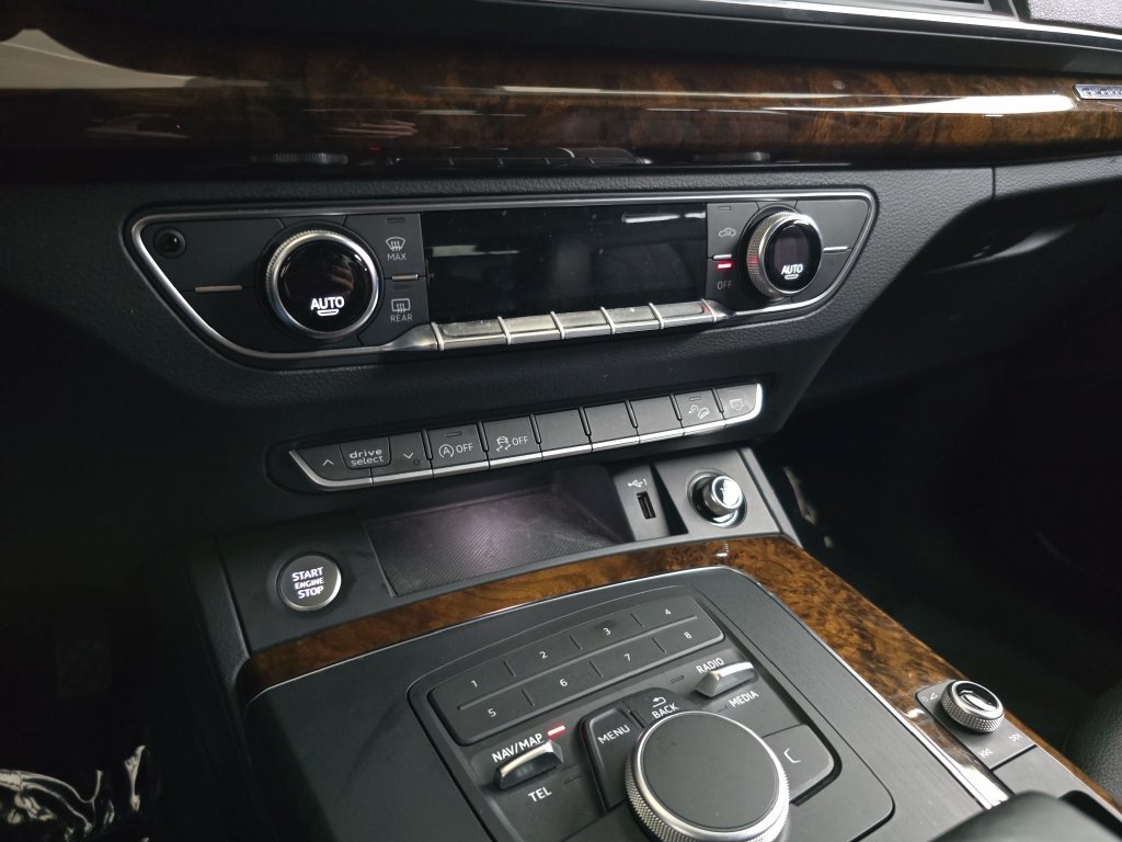 Used 2018 Audi Q5 2.0T Premium AWD/4WD image 26