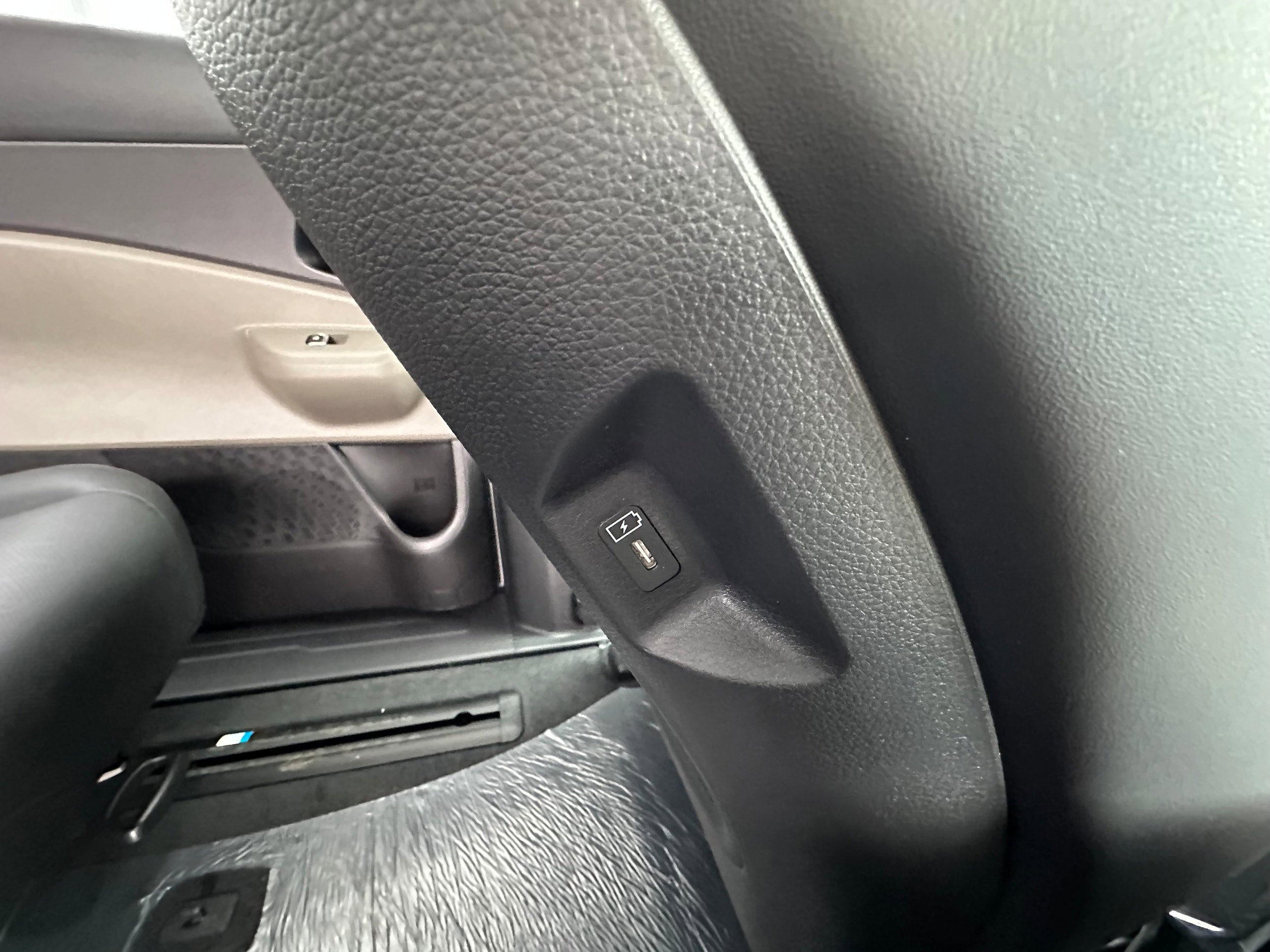 New 2026 Kia Carnival EX image 19