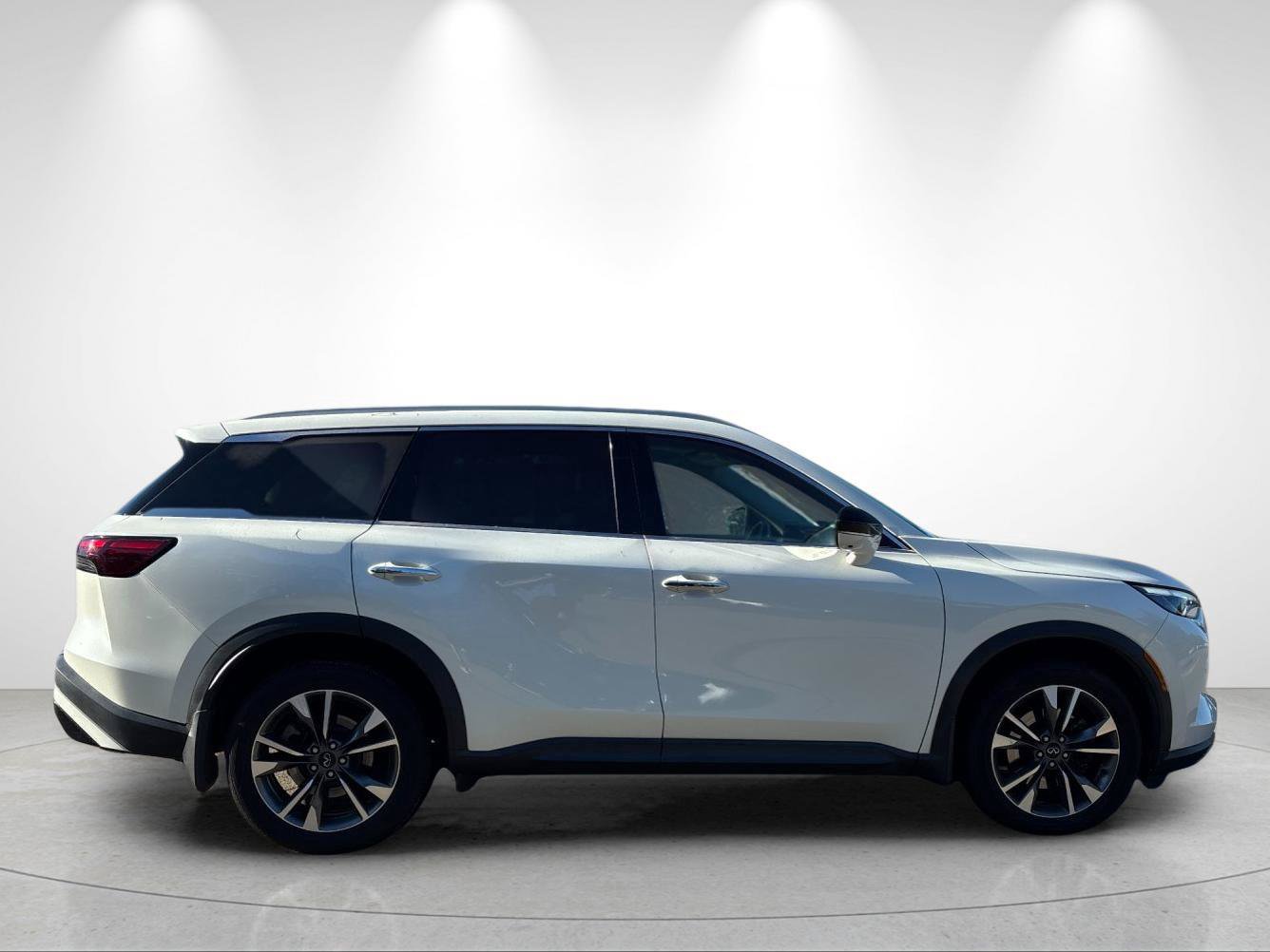 Used 2023 INFINITI QX60 Luxe w/ Performance Audio Package AWD/4WD image 6