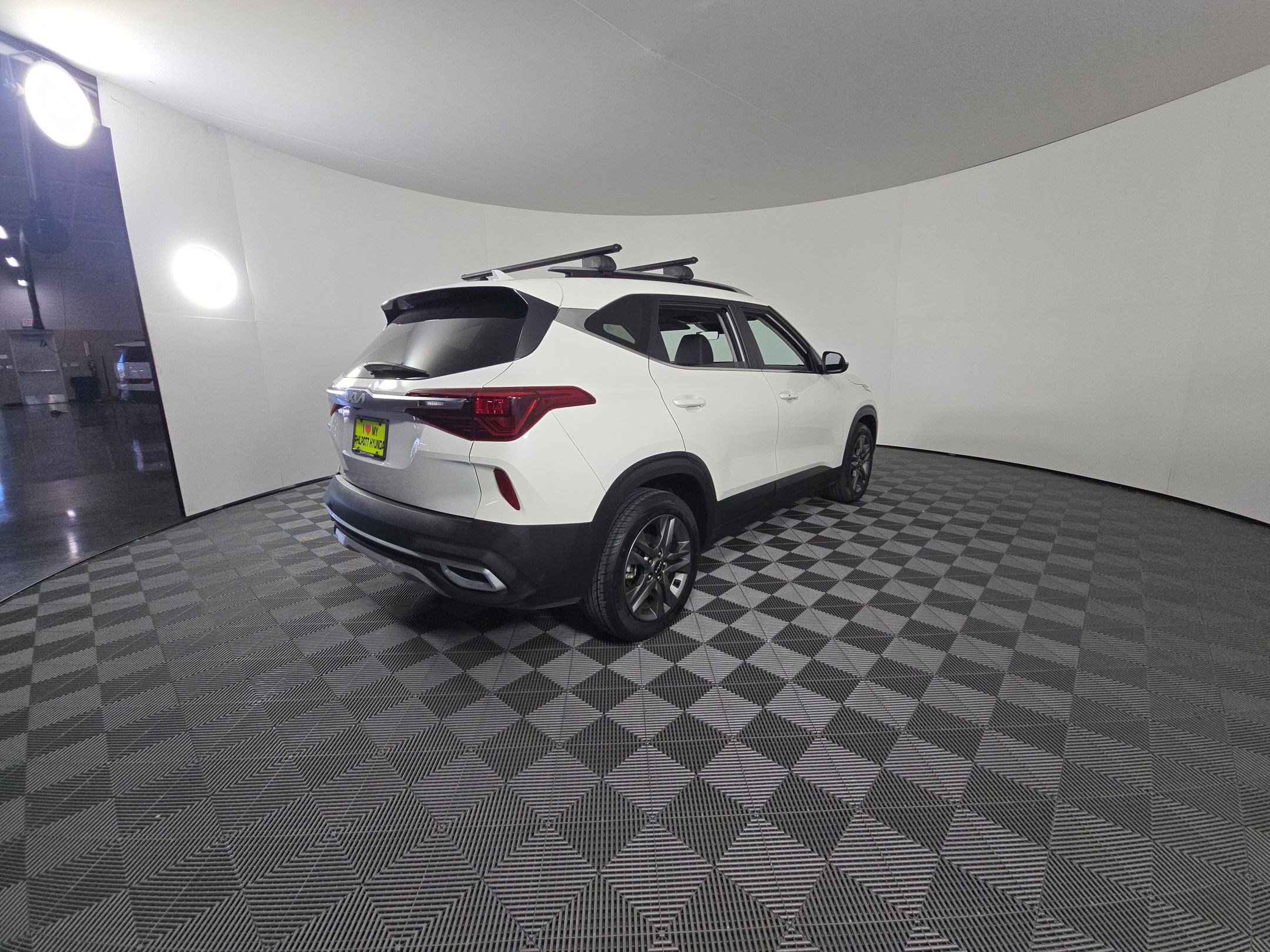 Used 2023 Kia Seltos S image 32