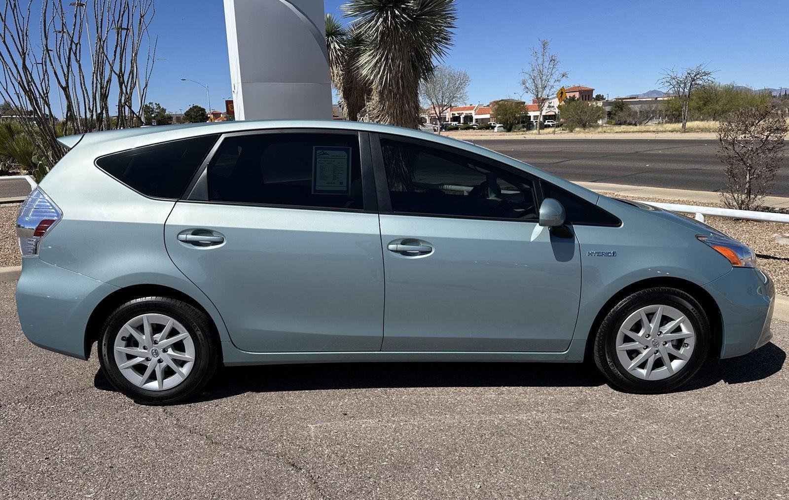 Used 2014 Toyota Prius V Three image 7
