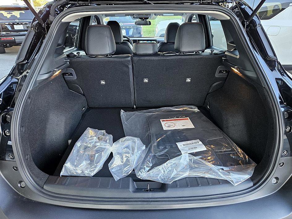 New 2026 Nissan Kicks SR image 14