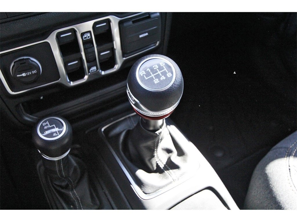 Used 2025 Jeep Wrangler Sport image 10