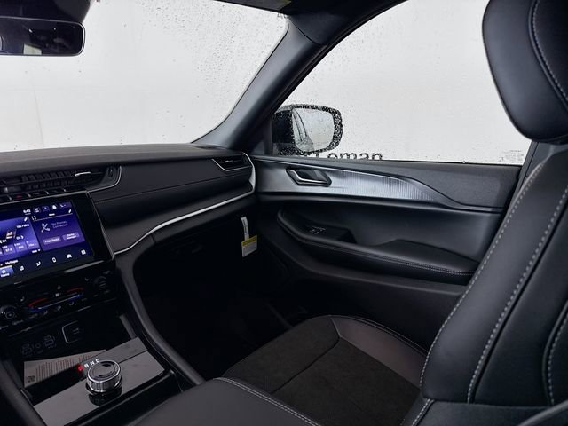 New 2025 Jeep Grand Cherokee L Altitude image 23