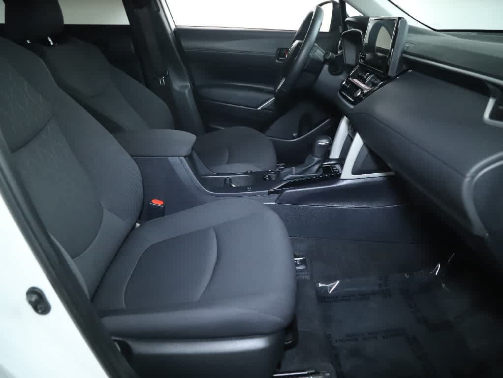 Certified 2024 Toyota Corolla Cross LE FWD image 33