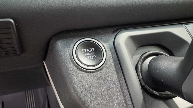Used 2021 Land Rover Defender 110 X-Dynamic SE AWD/4WD image 28
