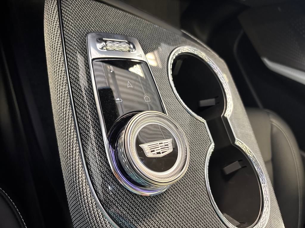 New 2025 Cadillac Optiq Sport 1 image 47