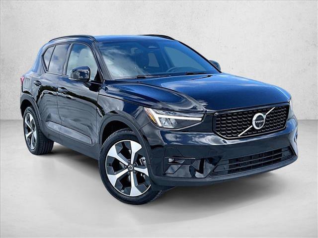 Used 2024 Volvo XC40 B5 Plus AWD/4WD image 12