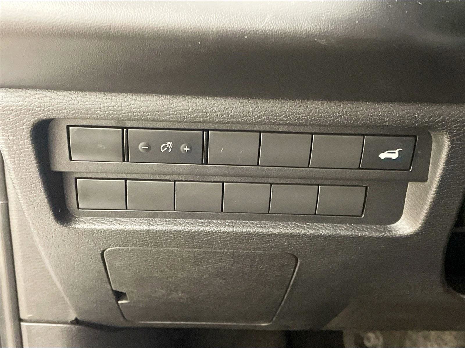 Used 2023 Mitsubishi Outlander SE Black Edition image 10