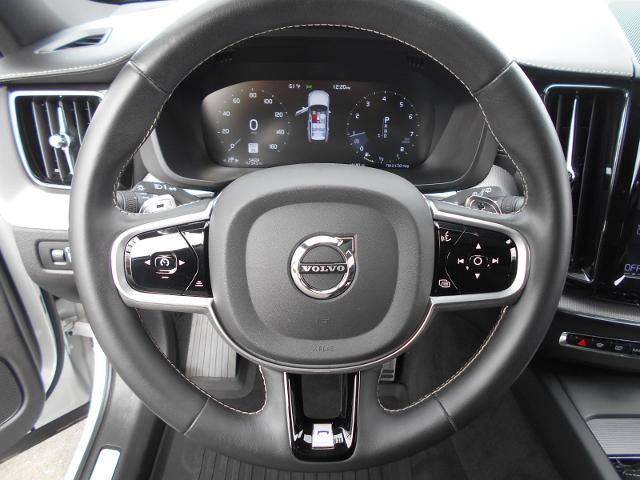 Used 2020 Volvo XC60 T6 R-Design w/ Protection Package Premier AWD/4WD image 16