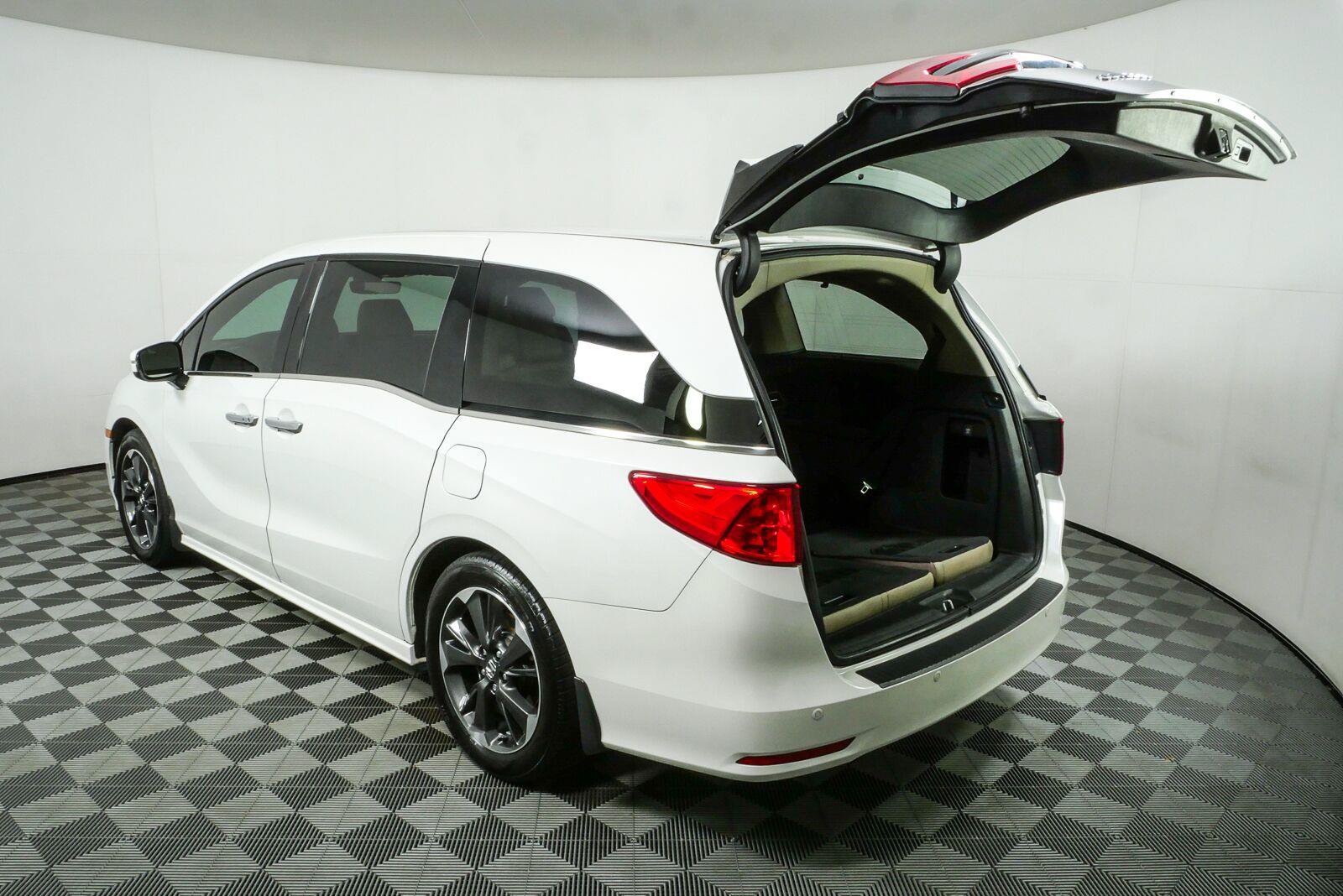 Used 2022 Honda Odyssey Elite image 37