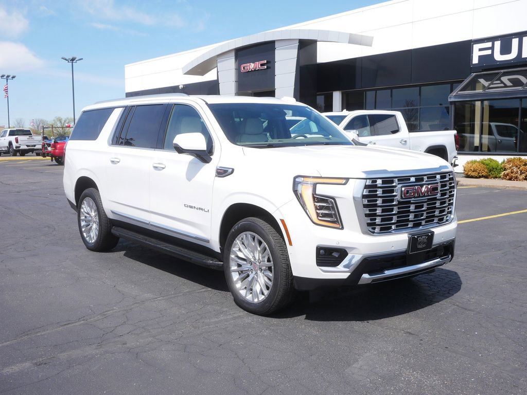 Used 2025 GMC Yukon XL Denali w/ LPO, Floor Liner Package AWD/4WD image 2
