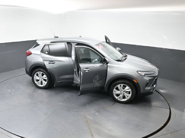 Used 2025 Buick Encore GX Preferred AWD/4WD image 56
