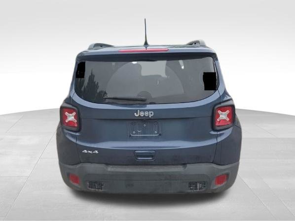 Used 2023 Jeep Renegade Latitude w/ Premium Group AWD/4WD image 7