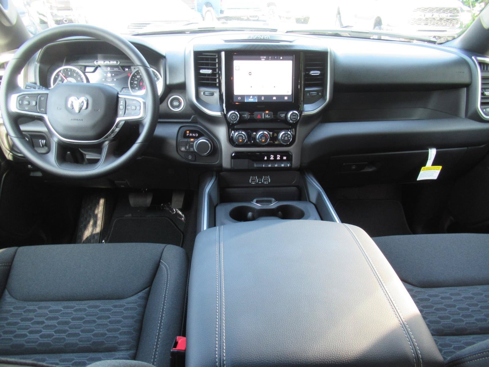 New 2026 RAM 1500 Express AWD/4WD image 13