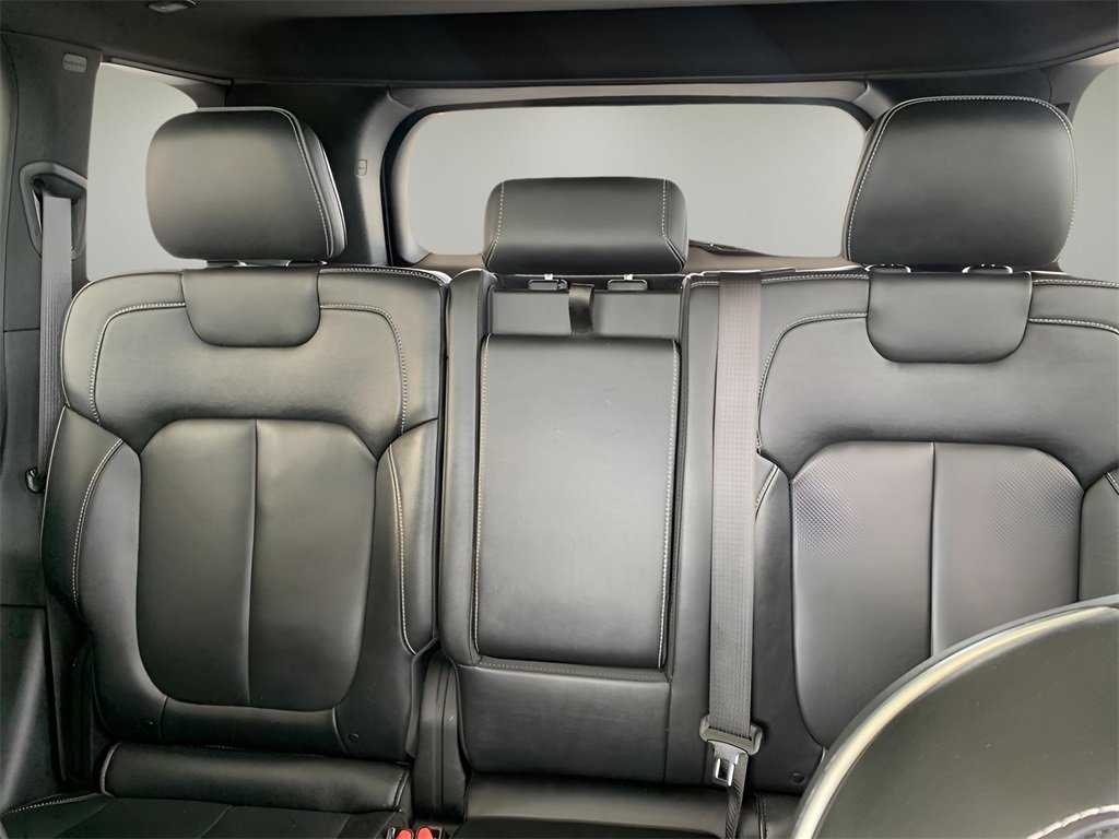 Used 2022 Jeep Grand Cherokee Overland w/ Luxury Tech Group IV image 50