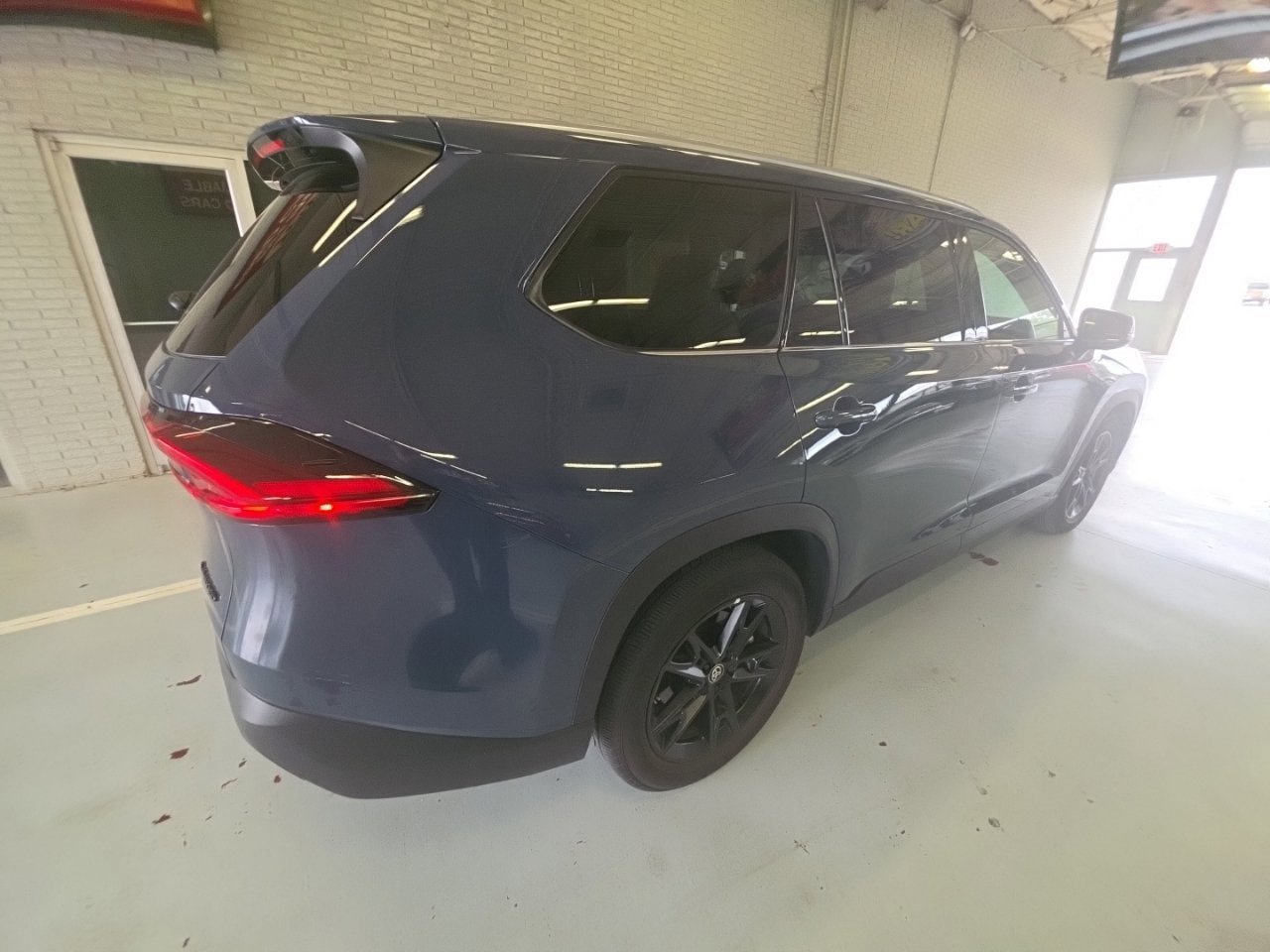 Used 2025 Toyota Grand Highlander FWD image 4