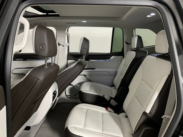 Used 2025 GMC Acadia Denali w/ Super Cruise Package FWD image 33