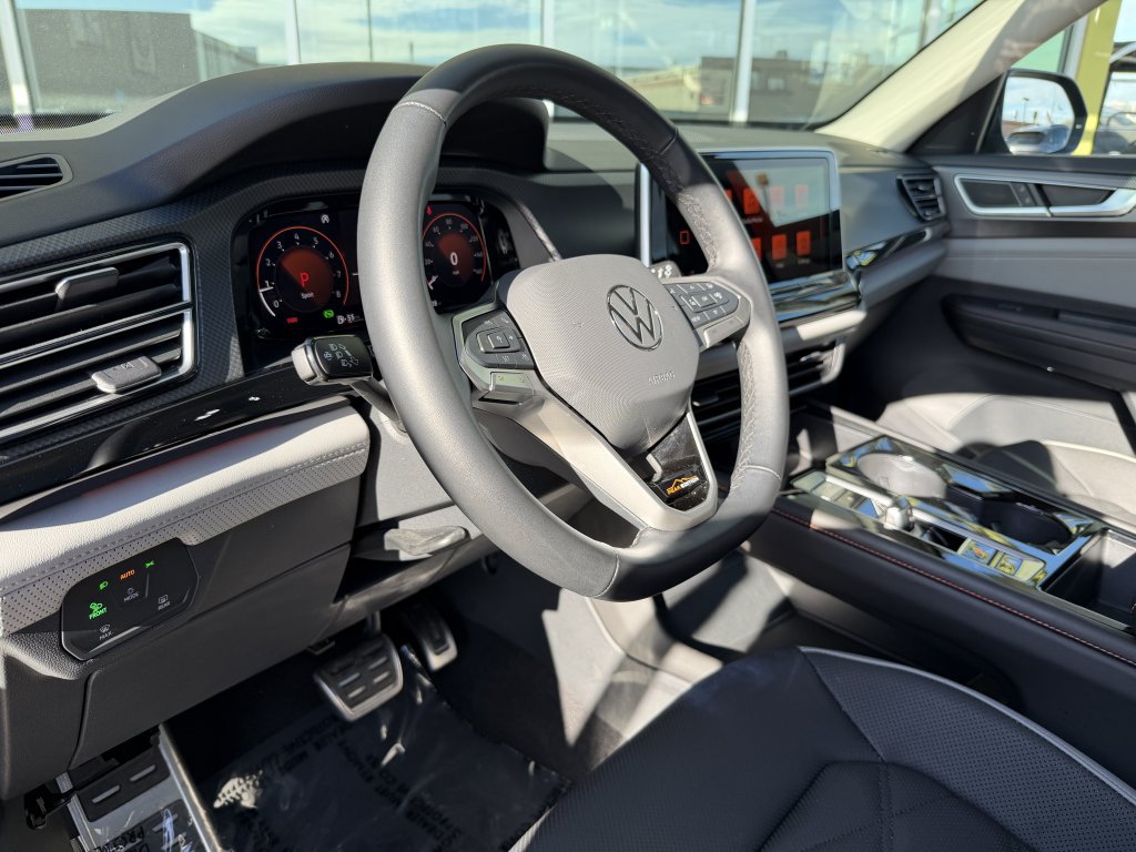 Used 2024 Volkswagen Atlas Peak Edition SE AWD/4WD image 34