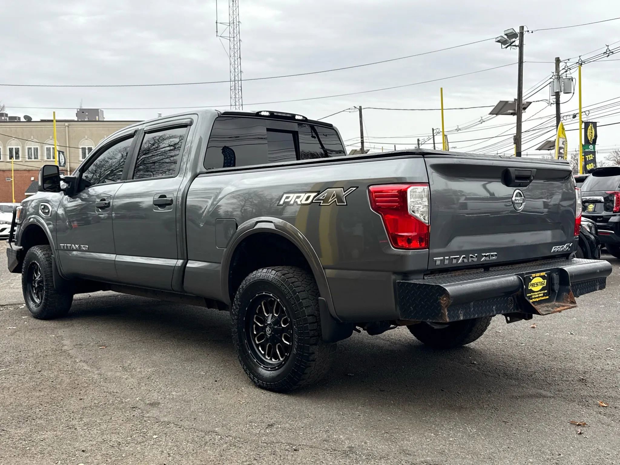 Used 2017 Nissan Titan PRO-4X w/ Pro-4x Convenience Package image 4