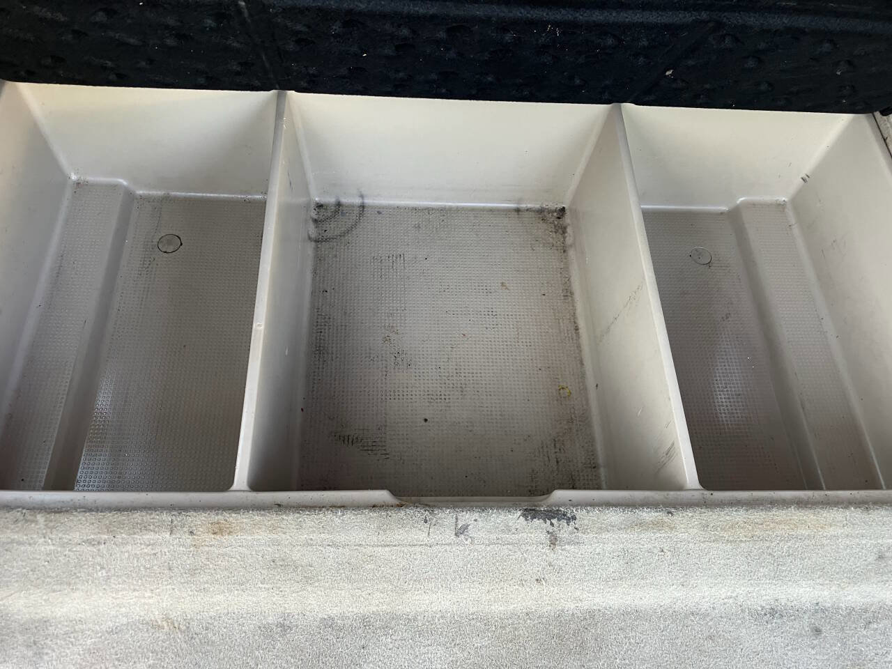 Used 2009 Kia Rondo LX image 40