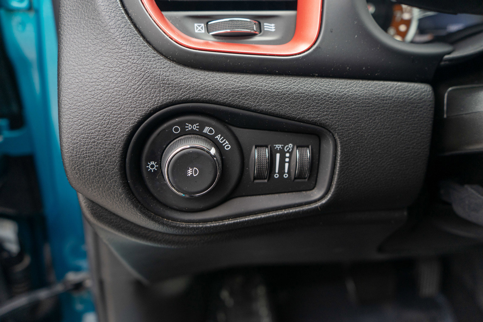 Used 2021 Jeep Renegade Trailhawk w/ Trailer Tow Group image 15