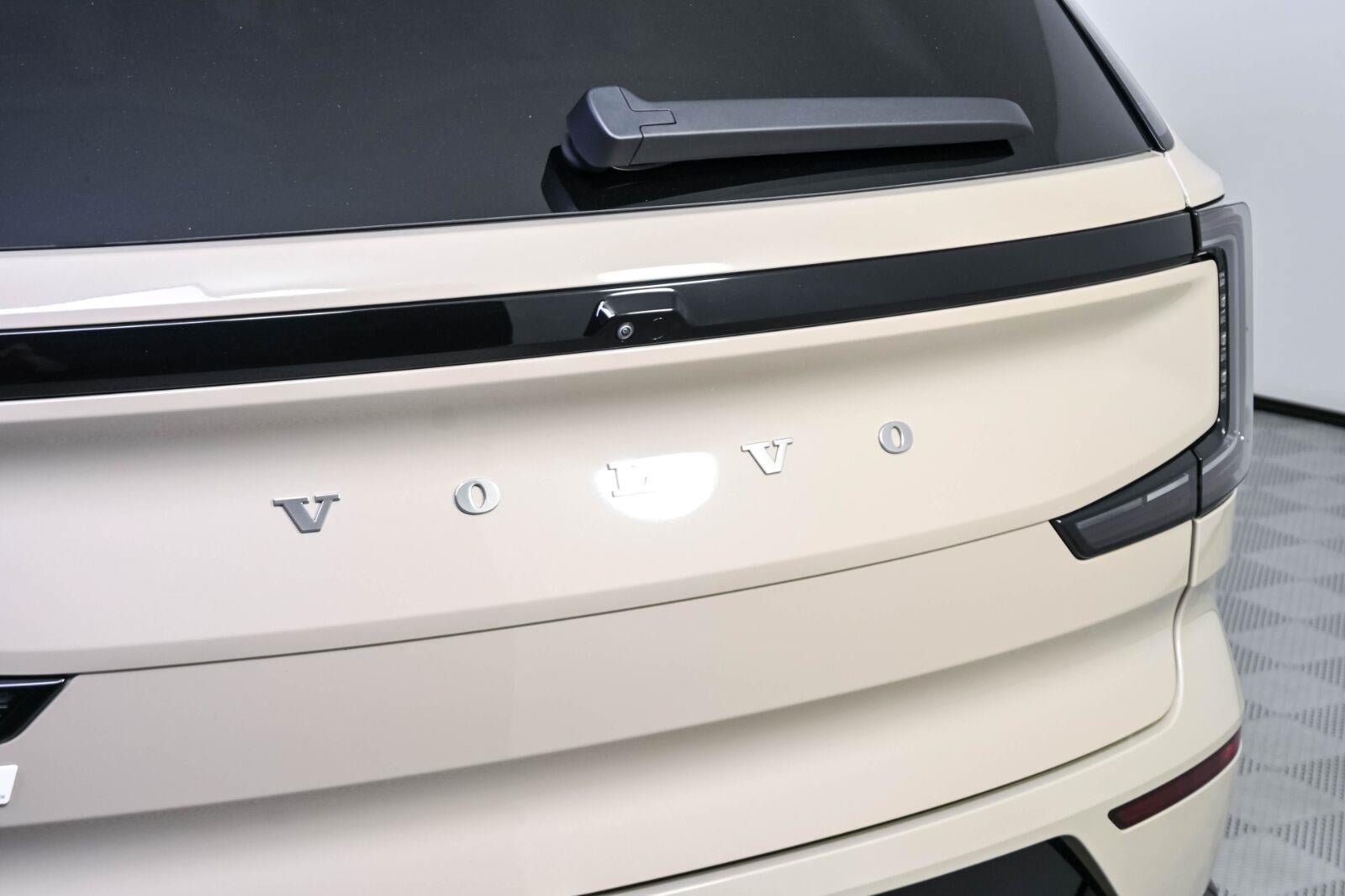 Certified 2026 Volvo EX90 Ultra AWD/4WD image 40