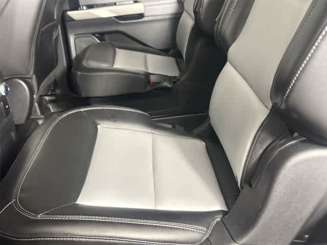 Used 2022 Ford Explorer XLT w/ Equipment Group 202A AWD/4WD image 13