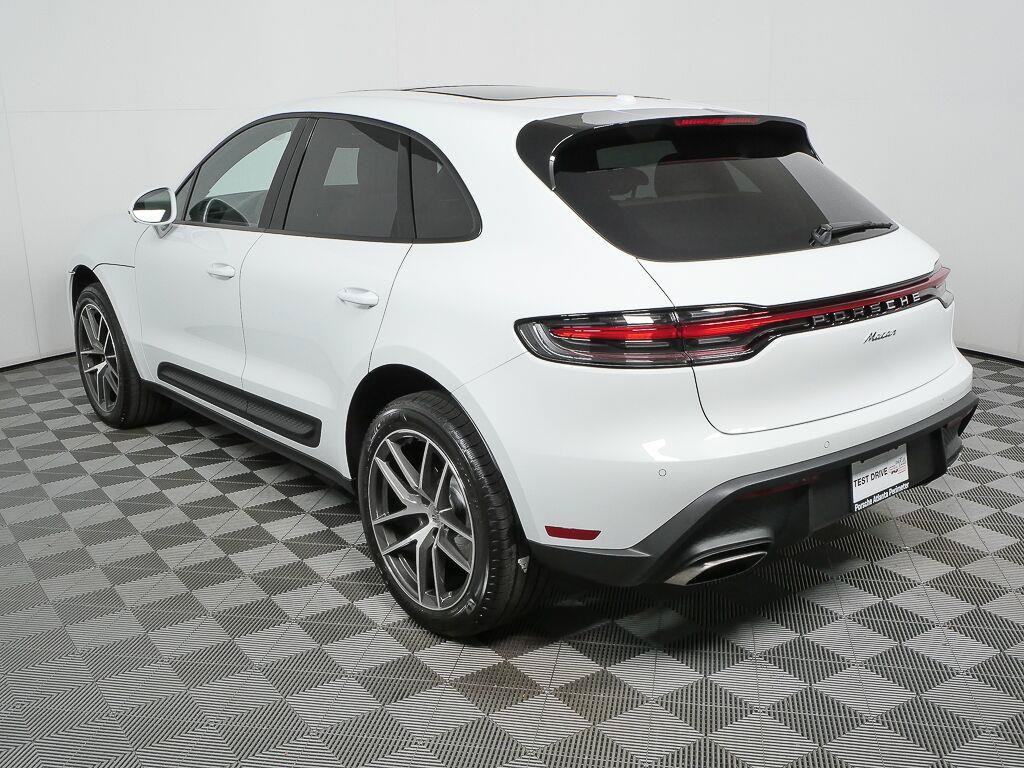 Certified 2026 Porsche Macan Turbo AWD/4WD image 3