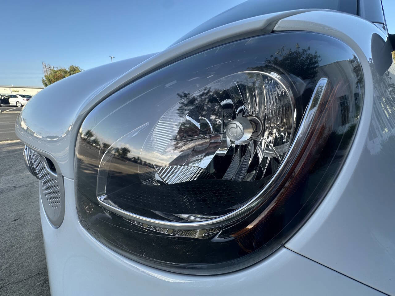 Used 2017 smart fortwo pure RWD image 17