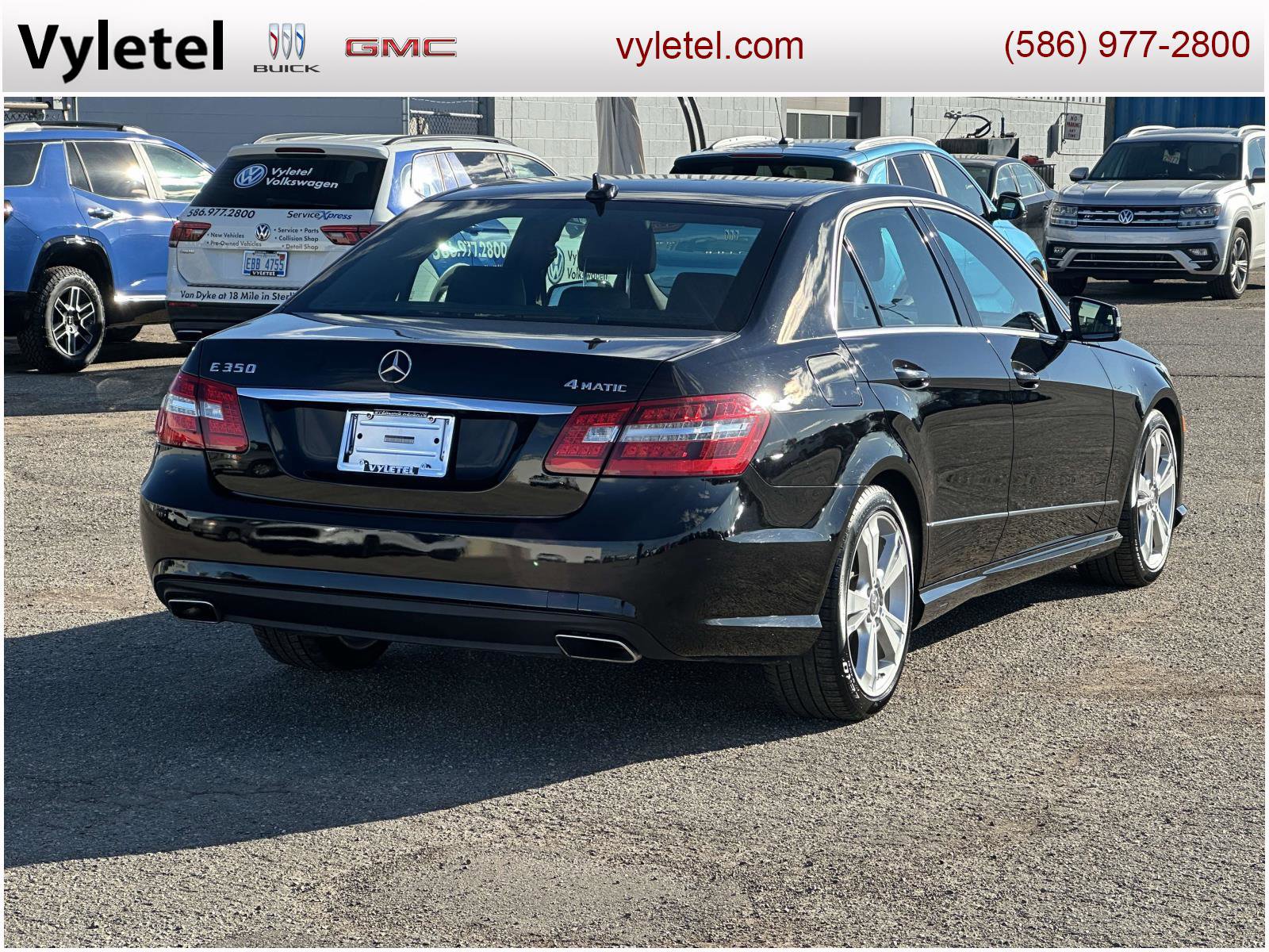 Used 2013 Mercedes-Benz E 350 4MATIC Sedan image 3