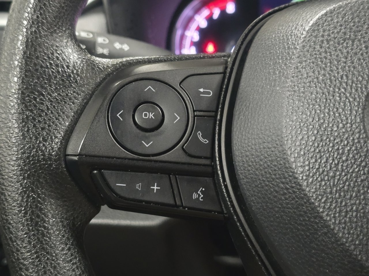 Certified 2024 Toyota RAV4 LE image 28