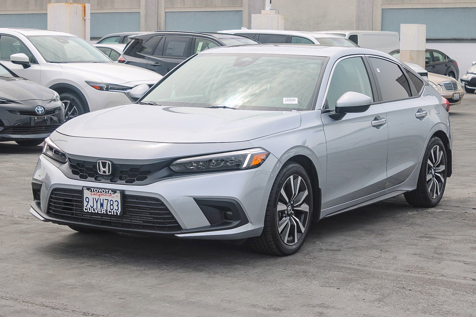 Used 2024 Honda Civic EX-L image 3