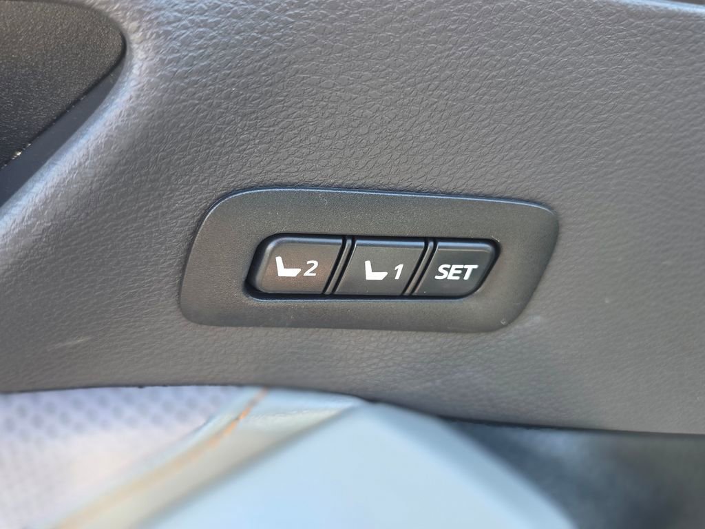 Used 2019 Toyota Avalon Touring w/ Carpet Mat Package image 21