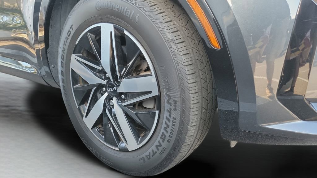 Used 2023 Kia Sorento S FWD image 8